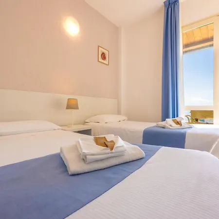 Paradiso Hotel 3*